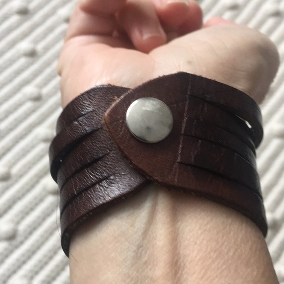 Handmade leather bracelet - Picture 2 of 2
